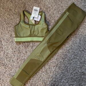 Fabletics bianca bra, small, new with tags